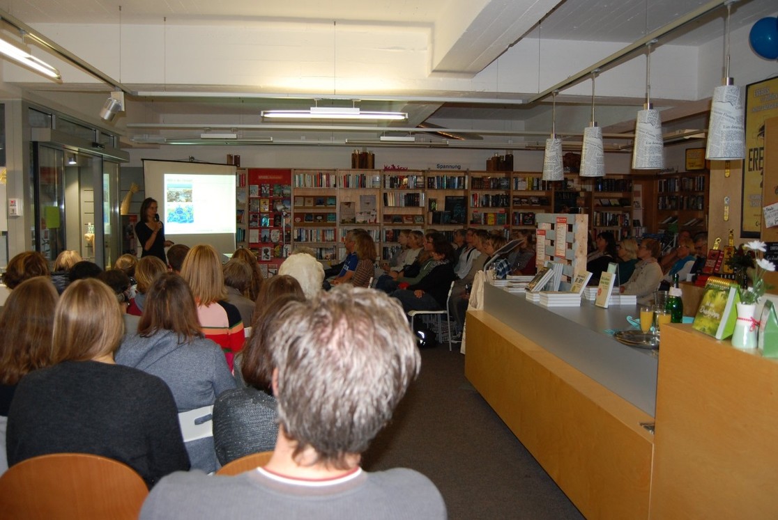 Olga Witt mit "Zero Waste-Vortrag" bei Bücher Schwalbe Olga Witt mit "Zero Waste-Vortrag" bei Bücher Schwalbe