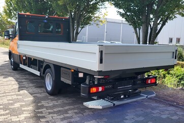 Extra lange Ladefläche - einige Aufbauten kommen noch dazu. Extra lange Ladefläche - einige Aufbauten kommen noch dazu.