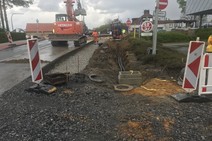 Verlegen von Stromkabeln.