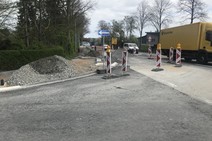 Nun Einbahnverkehr auf der rechten Fahrbahn. 