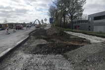 Oberflächen Richtung Kanalbrücke sind abgefräst.
