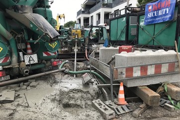 Der Saugwagen für das Bentonit an der Zielgrube. .