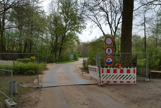 Sperrung der Wege - bitte beachten. Sperrung der Wege - bitte beachten.