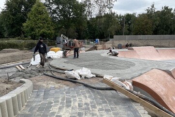 Betonarbeiten und Pflasterarbeiten.