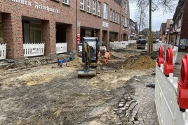 Letzte Anschlüsse werden gelegt.
