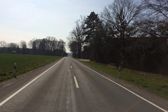 Rechts im Bild die spätere Trasse des Radweges.