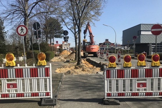 Einseitige Straßensperrung auf der Mühlenstraße.