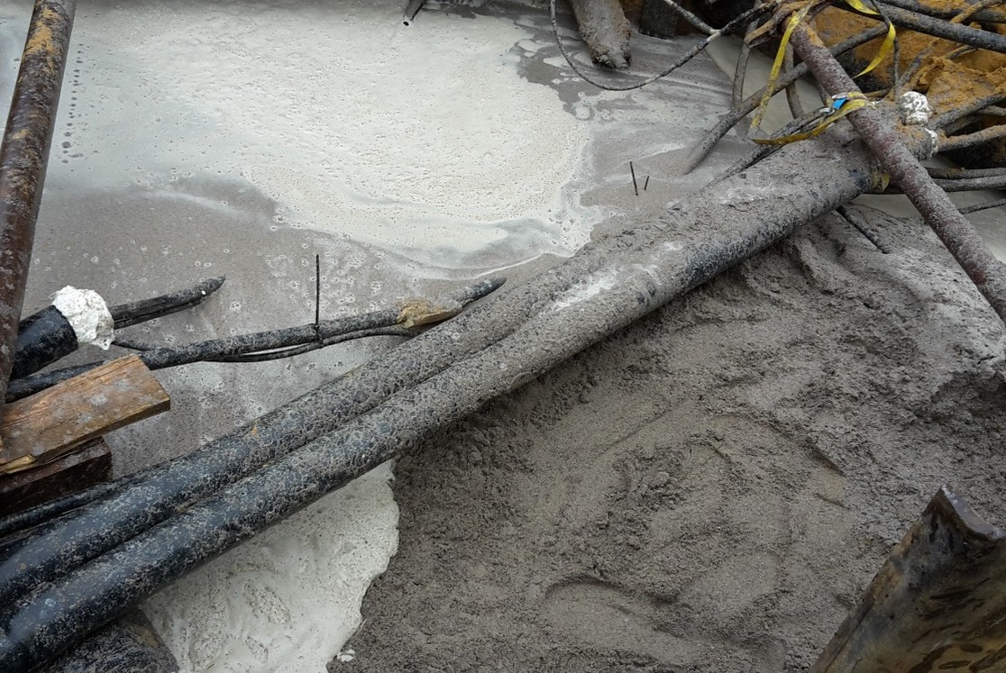 Das Flüssigbodengemisch besteht aus einem großen Anteil aus Wasser.