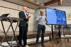 Herr Beinhauer (CECO) und Herr Busche (Verwaltung) begrüßen zur Infoveranstaltung. Herr Beinhauer (CECO) und Herr Busche (Verwaltung) begrüßen zur Infoveranstaltung.